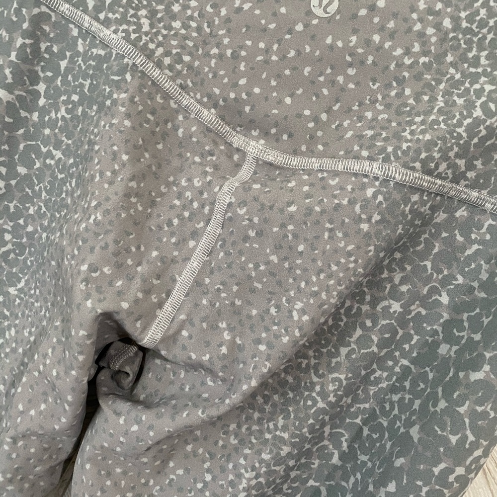 Lululemon Align HR pant 28” - Picture 8 of 8